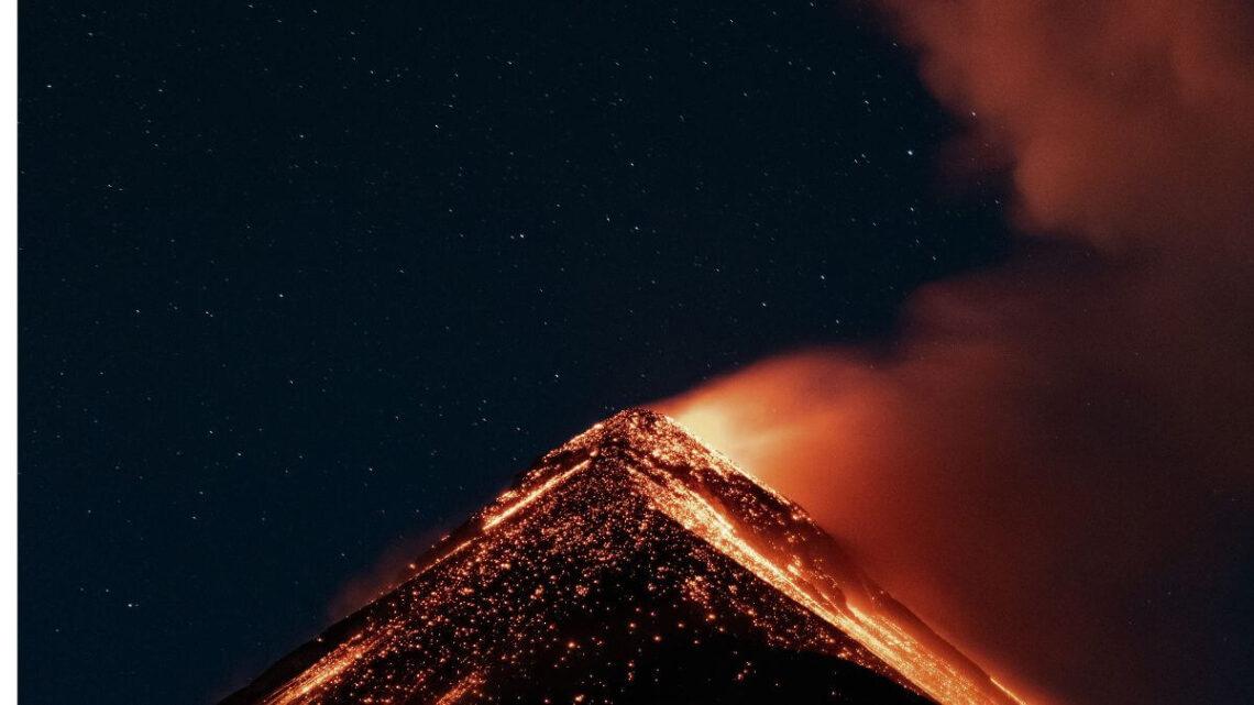 de qué está formada la lava volcánica