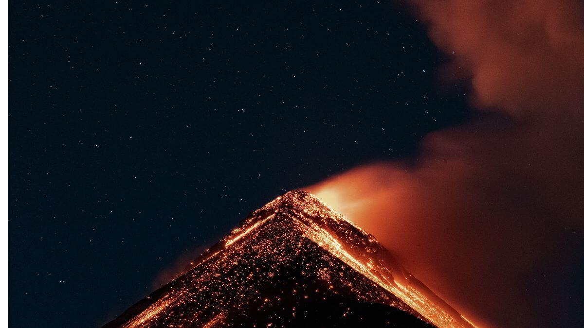 ¿Porqué la lava volcánica puede ser peligrosa? 2 cosas a saber