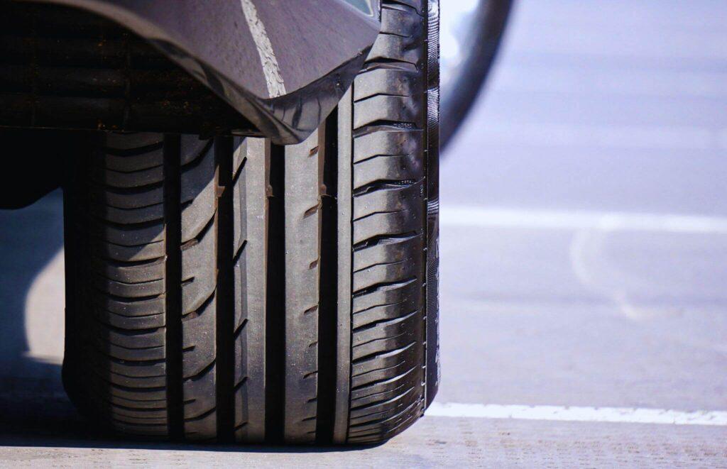 La planta Michelin en México ha sido un pilar fundamental para la presencia y desarrollo de la multinacional francesa en el país desde su llegada en 2002. Esta planta, ubicada en Querétaro, marcó el inicio de las operaciones industriales de Michelin en México y ha operado durante más de 23 años, siendo pionera en la industria llantera local y en la implementación de tecnologías sustentables.